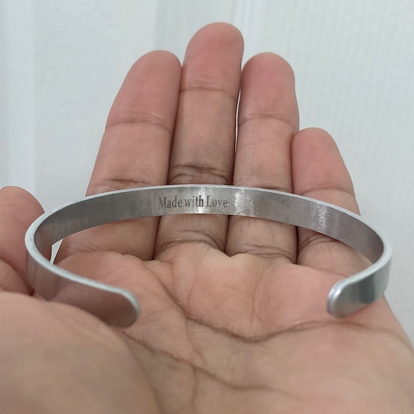 Bendecida Engraved Cuff Bangle - Engraved Bracelet - Picture 6 of 7